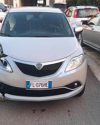 Lancia Ypsilon 0.9 TwinAir 85 CV 5 porte Metano Ec