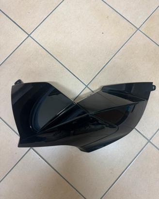 Carena laterale destra Aprilia Dorsoduro 750