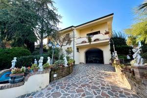 Stai c ercando una villa con piscina e Dependance