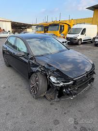 Volkswagen Golf 1.0 eTSI EVO DSG Life