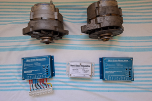 Volvo Penta 2 Alternatori Ample 126 Amp + 3 centra