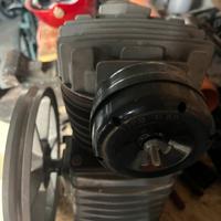 Testata per compressore