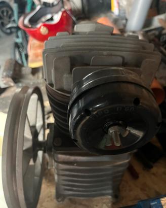 Testata per compressore