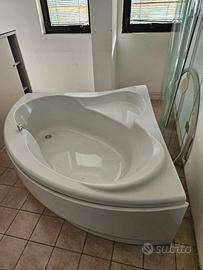 vasca da bagno triangolare
