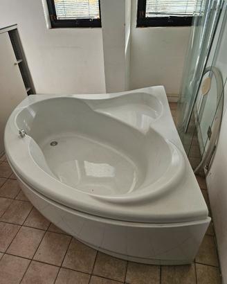 vasca da bagno triangolare
