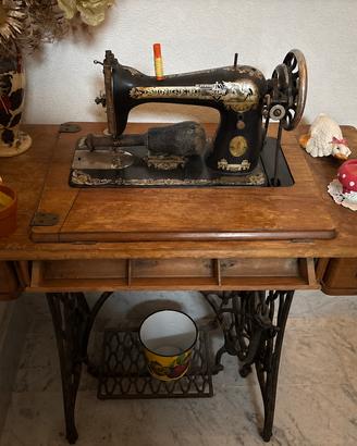 Singer antica a pedale fine '800 con mobile origin