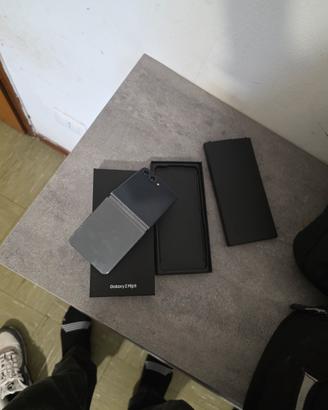 Samsung Zflip5 versione 512GB black 