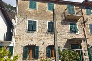 Rustico / Casale di 144 m² con 3 locali a Massa