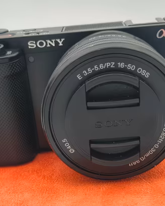 SONY ZV-E10+E 16-50mm PZ OSS (Scatti 2.653) USATO