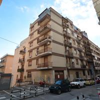 Via Sacro cuore di Gesù - Deposito in pieno centro