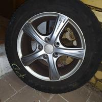 Gomme invernali 195/65 R15 su cerchi in lega