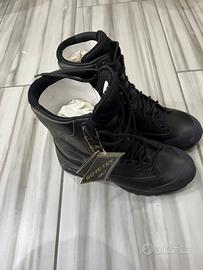 Anfibi goretex tg.41 nuovi con cartellini