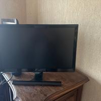 Televisori Samsung 21” e Sharp 23”