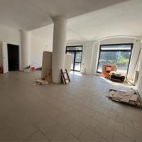 Mondovì (CN) locale commerciale in zona di passagg