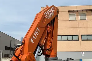 Gru idraulica Fassi F175T con radiocomando