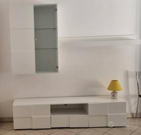 Soggiorno bianco lucido, come nuovo.