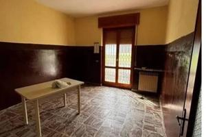 Immobile in asta di 75 m² con box auto a Gavi