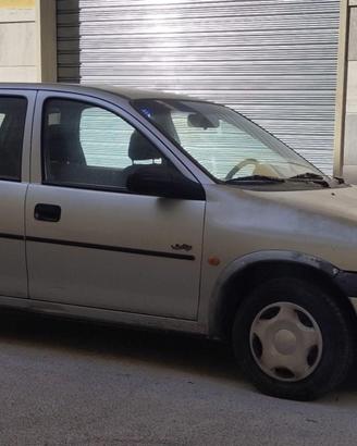 OPEL Corsa con gancio traino omologato