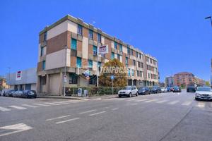 TRILOCALE DOPPI SERVIZI IN SAN PAOLO CON BOX !!!