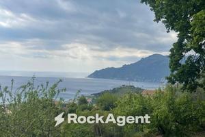 Rustico / Casale di 114 m² con 3 locali a Salerno