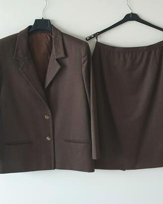 Giacca  e gonna marroni in lana