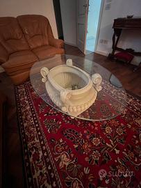 Tavolo vetro con base fatta a vaso