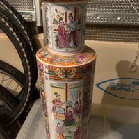 Vaso in ceramica orientale
