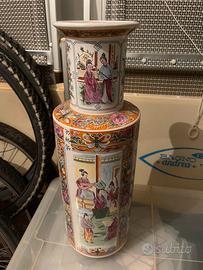 Vaso in ceramica orientale