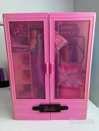 Armadio di barbie