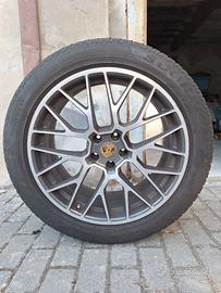 CERCHI ORIGINALI PORSCHE MACAN CON GOMME INVERNALI