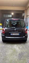 macchina renault modus