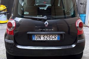 macchina renault modus