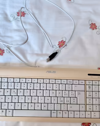 Tastiera ASUS bianca full-size