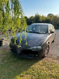 Alfa romeo 147 1.6  CINGHIA DISTRUZIONE ROTTA !!!