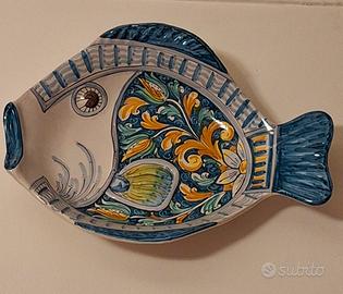 piatto a forma di pesce 