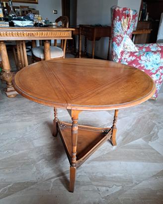 tavolo a bandelle triangolare