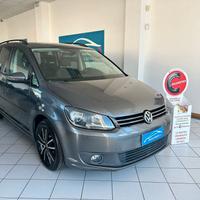 Volkswagen Touran 1.6 tdi X NEOPATENTATI 2012