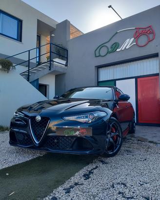 Alfa Romeo Giulia 2.9 T V6 Quadrifoglio