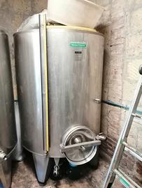 Serbatoio inox per uva e vino