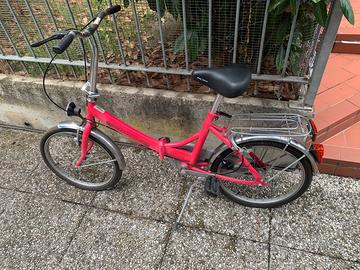 Bici rosa fucsia