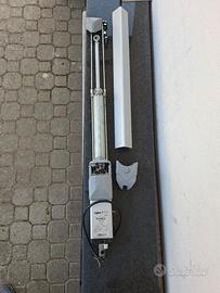 braccio meccanico per cancello automazione