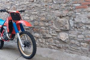 CR 127  anno 87