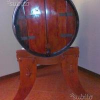 Botti in legno di rovere trasformate in mobile bar