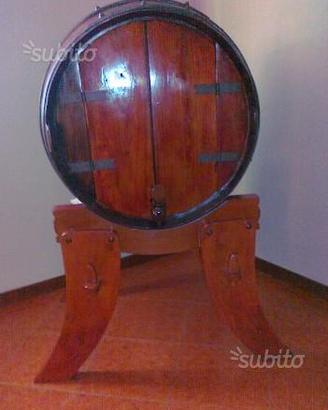 Botti in legno di rovere trasformate in mobile bar