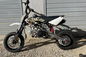 Pit Bike. Daytona 125 GMR