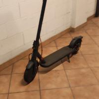 monopattino Xiaomi scooter 4