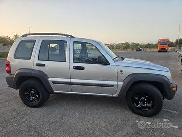 jeep cherokee  2.5  CRD  CON IMPIANTO AD IDROGENO 
