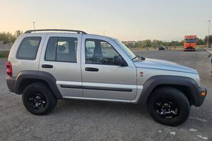 jeep cherokee  2.5  CRD  CON IMPIANTO AD IDROGENO 