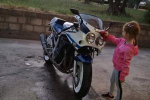 SUZUKI GSXR 1100 con moto custom 
