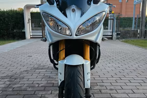 Yamaha Fazer 8